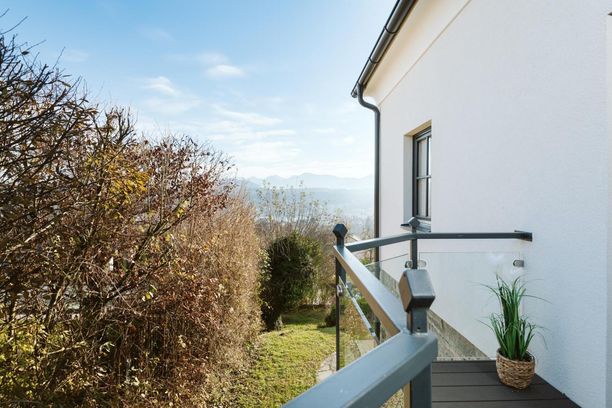 Haus Aussicht - Ferienwohnungen Velden Velden am Woerthersee Phòng bức ảnh